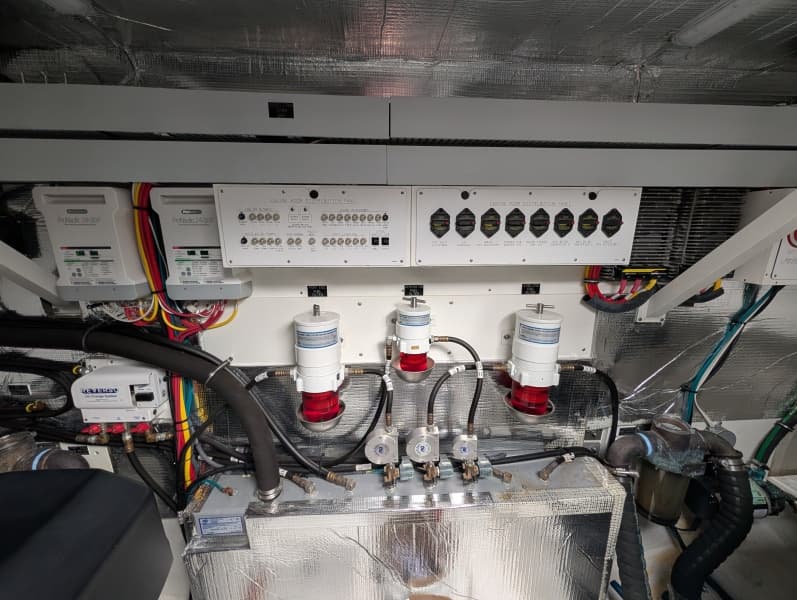 2022 Cruisers Yachts 54 Cantius