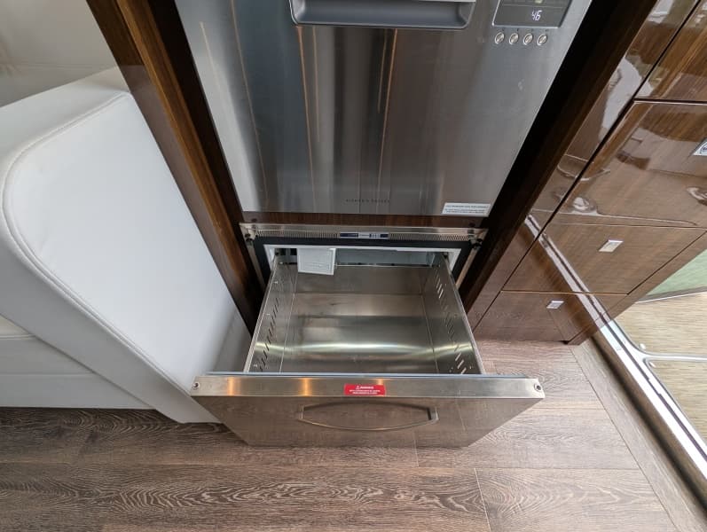 2022 Cruisers Yachts 54 Cantius