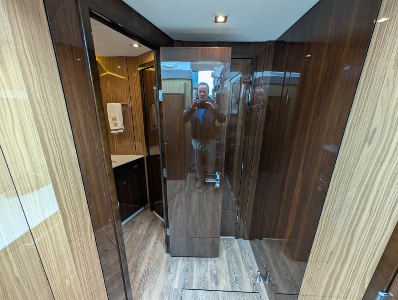 2022 Cruisers Yachts 54 Cantius