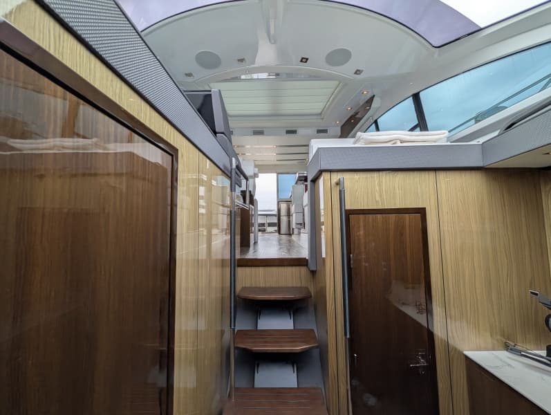 2022 Cruisers Yachts 54 Cantius