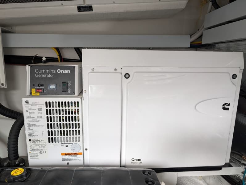 2022 Cruisers Yachts 54 Cantius