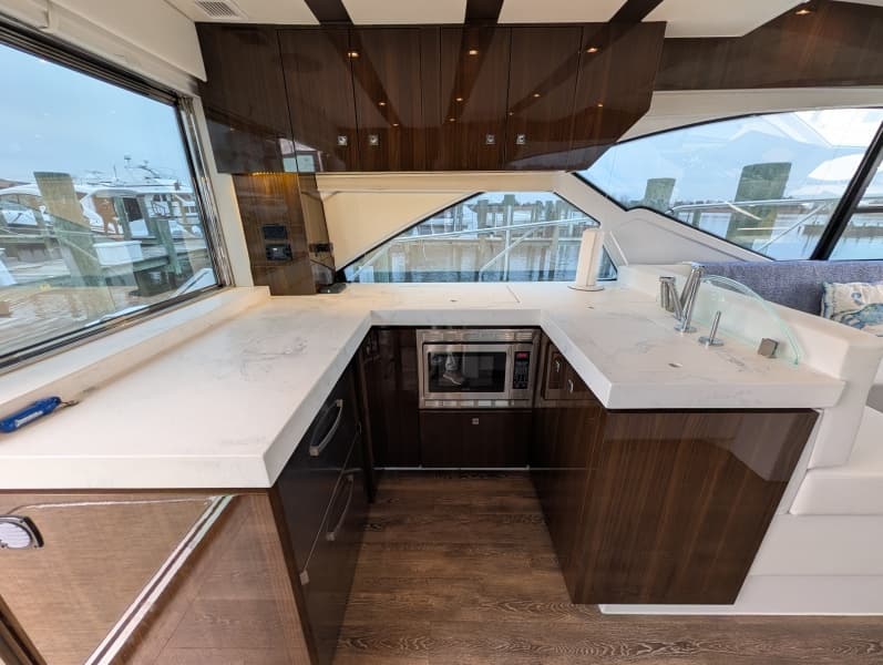 2022 Cruisers Yachts 54 Cantius