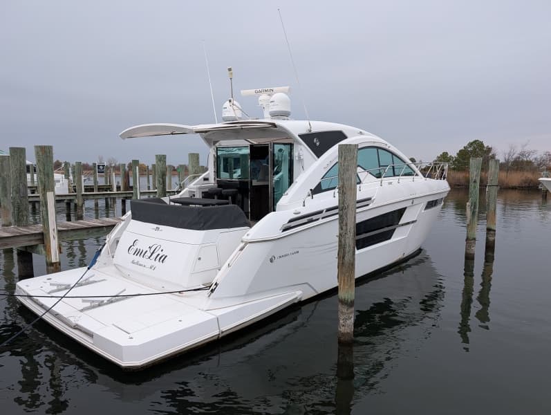 2022 Cruisers Yachts 54 Cantius