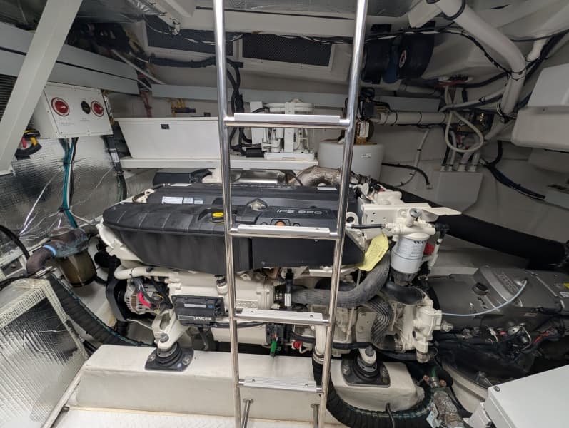 2022 Cruisers Yachts 54 Cantius