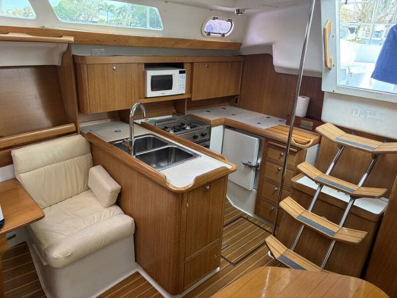 2004 Catalina 350