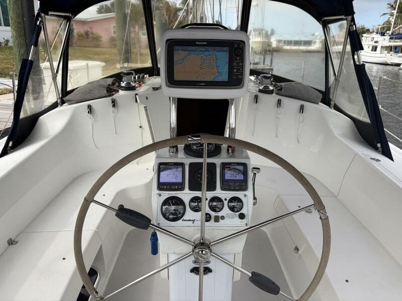 2004 Catalina 350