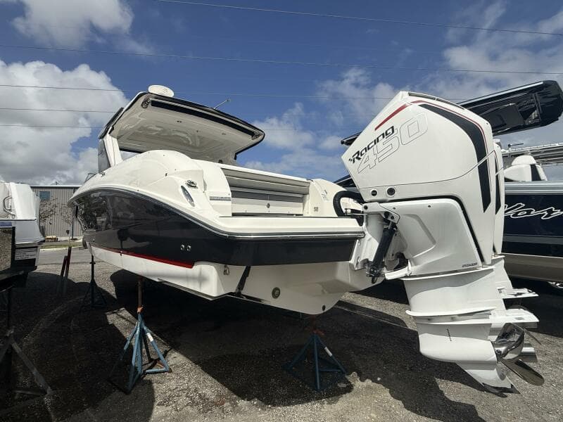 2020 Sea Ray 350 SLX Outboard