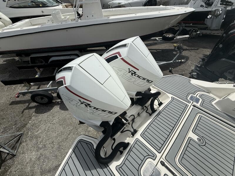 2020 Sea Ray 350 SLX Outboard
