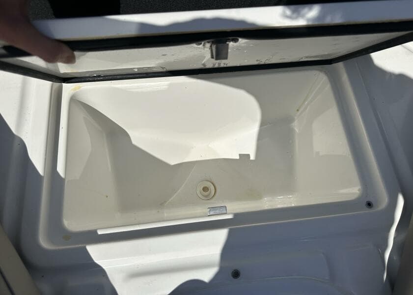 2022 Four Winns HD8 OB