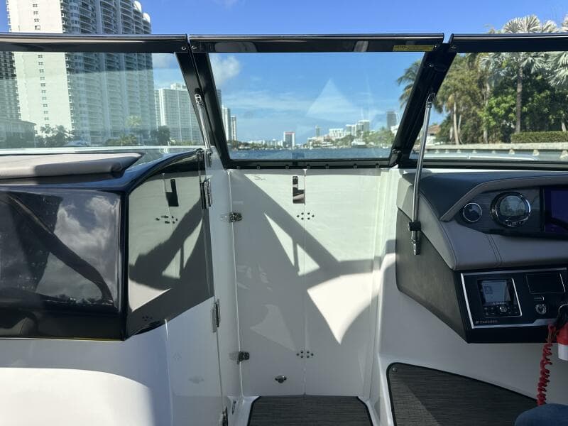 2022 Four Winns HD8 OB