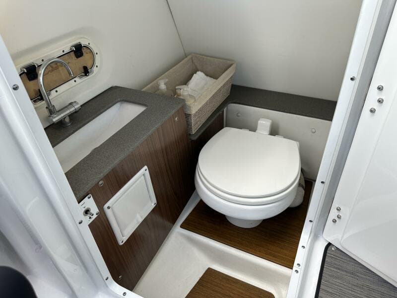 2022 Four Winns HD8 OB