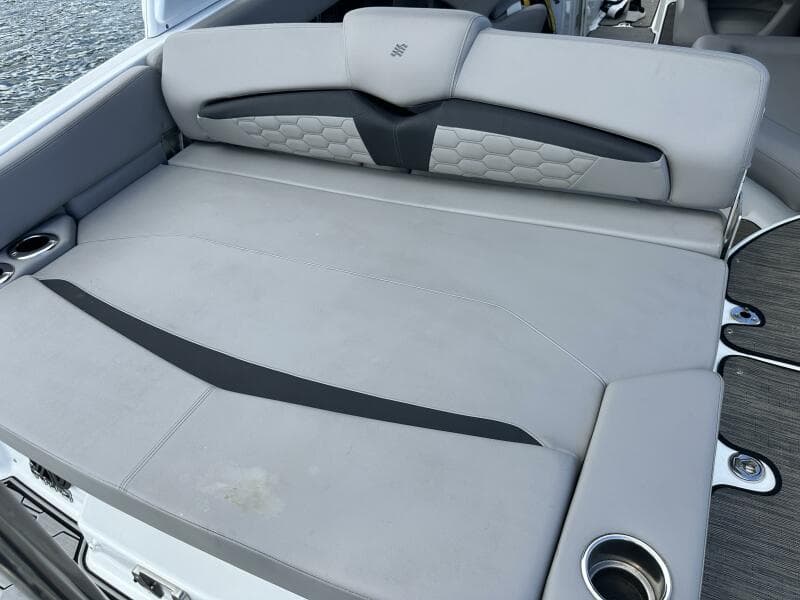 2022 Four Winns HD8 OB