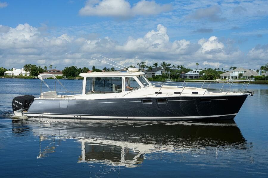 MJM 43 Scout - Exterior Profile