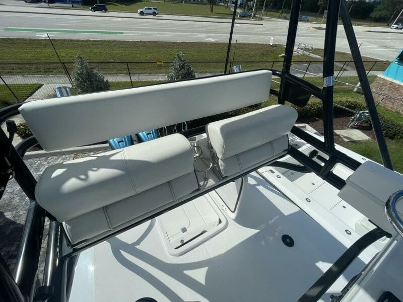 Everglades 335 Center Console -