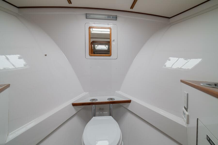 1991 Gamefisherman 40 Convertible "Sabe Nada" - Head