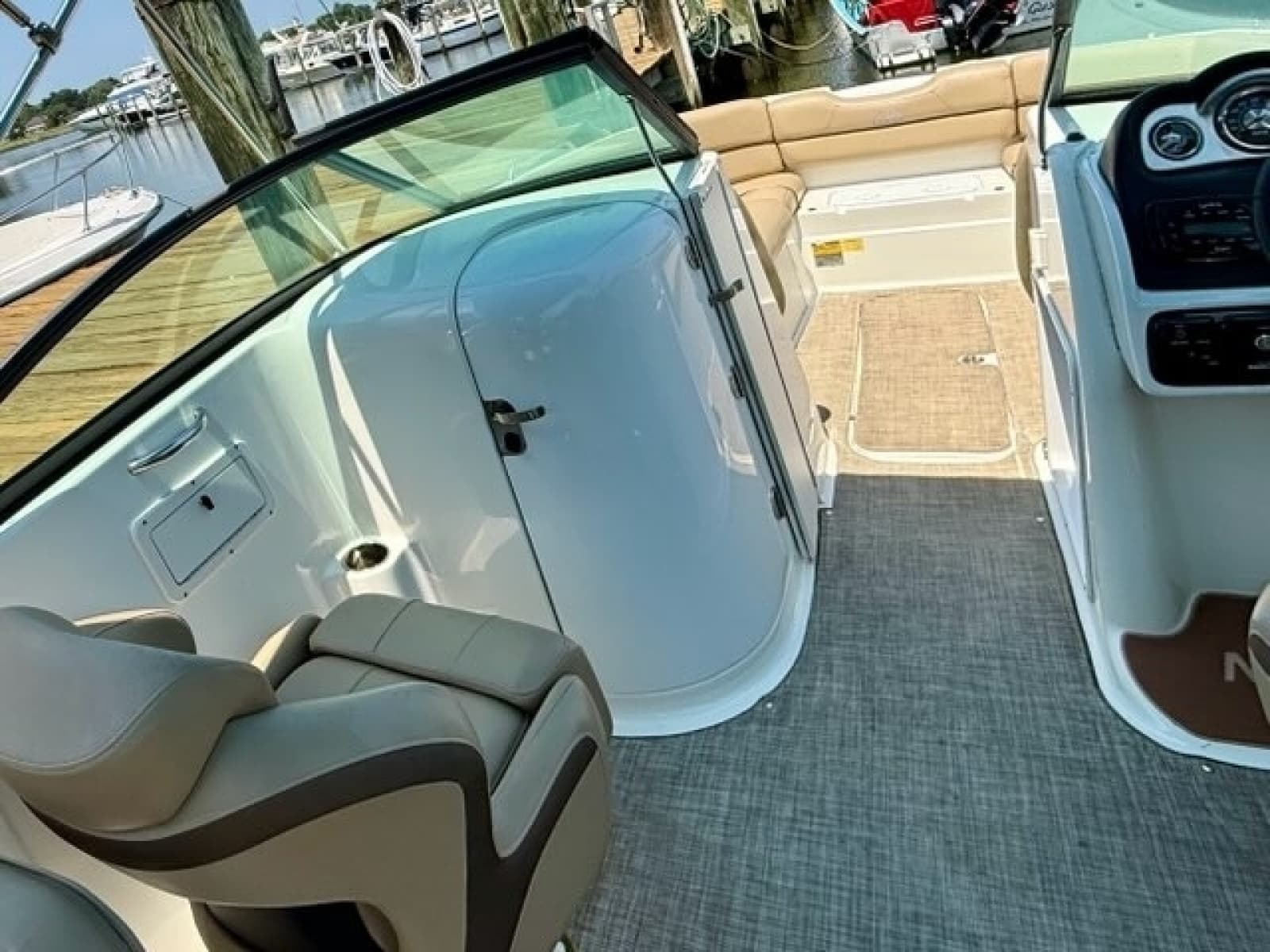 2019 NauticStar 243 DC - Photo 6