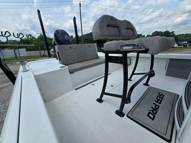 2023 Sea Pro 248 Bay