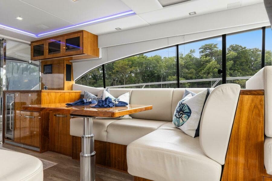2021 Riviera 5400 Sport Yacht Platinum Edition