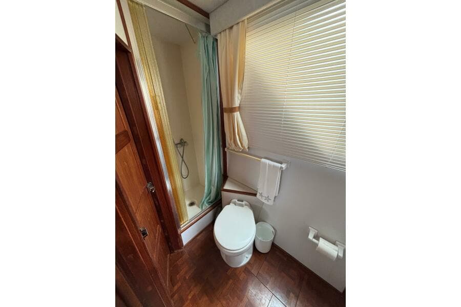 1994 Harbor Master 52 Coastal Cruiser