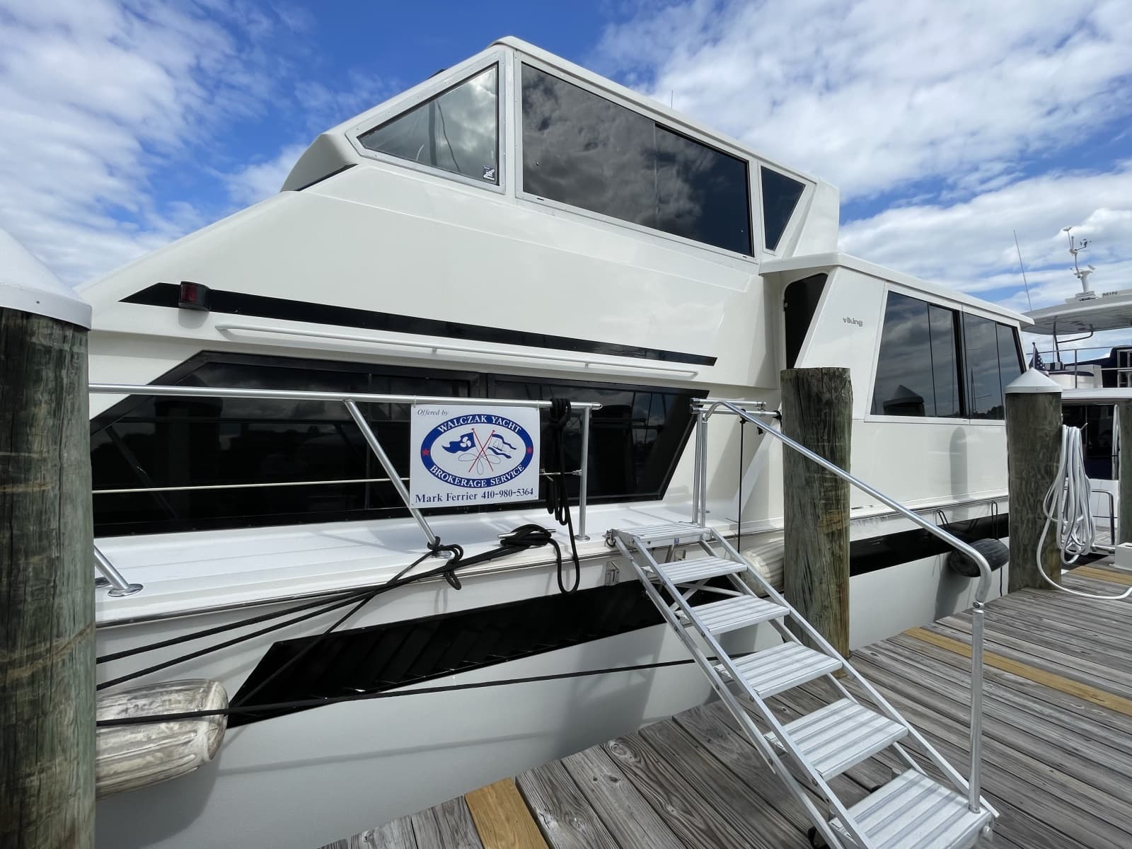 1995 Viking 54 Sports Yacht - Photo 17