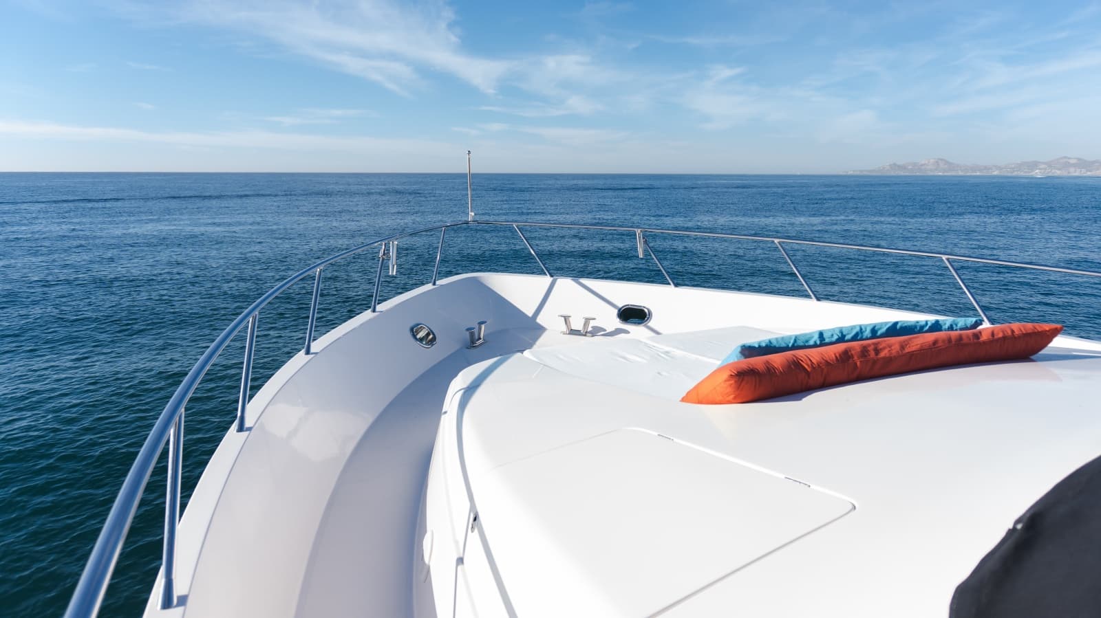 2012 McKinna 69 Skylounge