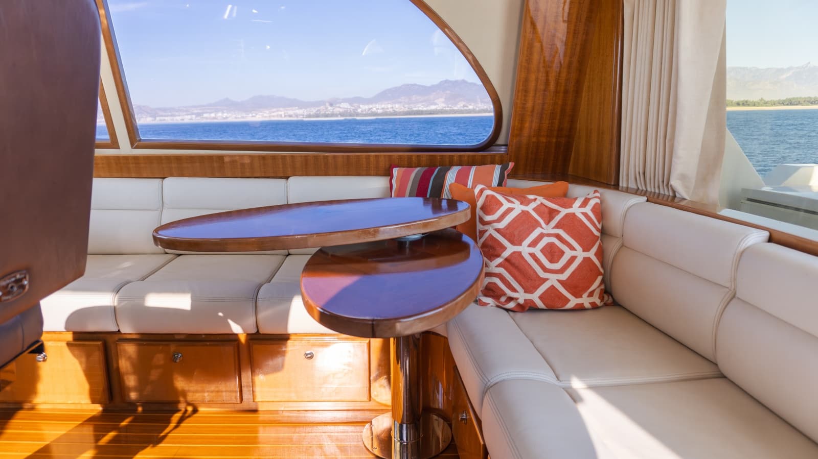 2012 McKinna 69 Skylounge