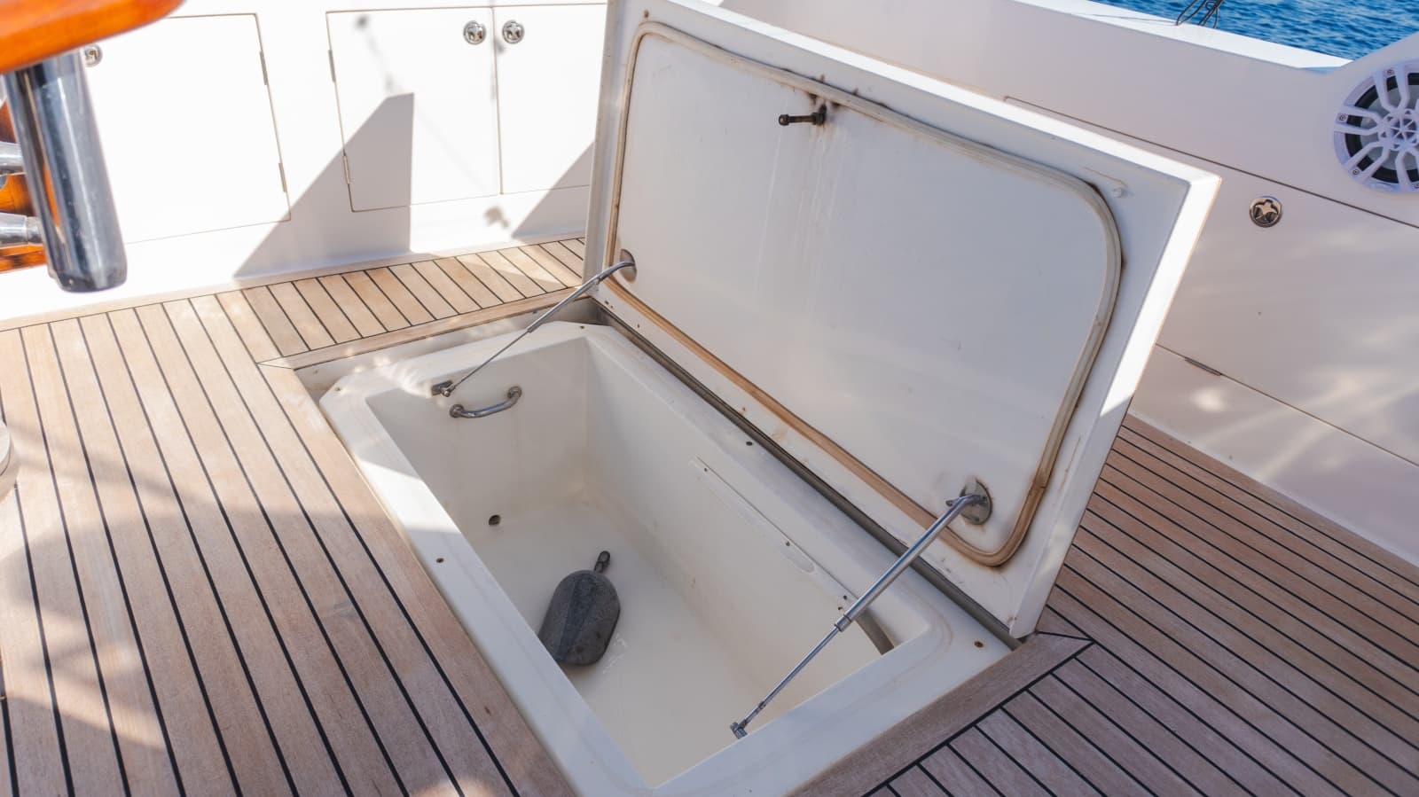 2012 McKinna 69 Skylounge