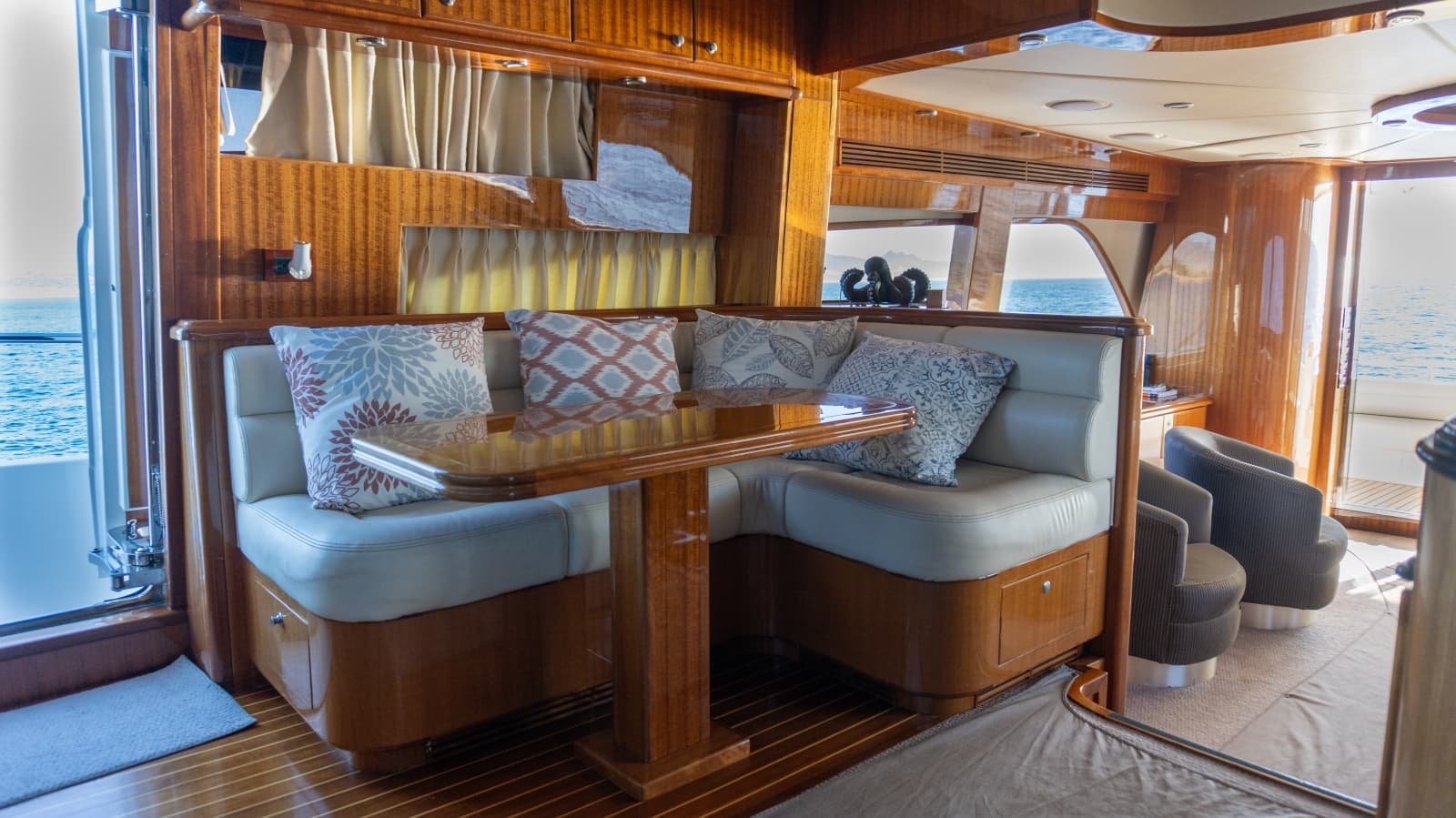 2012 McKinna 69 Skylounge