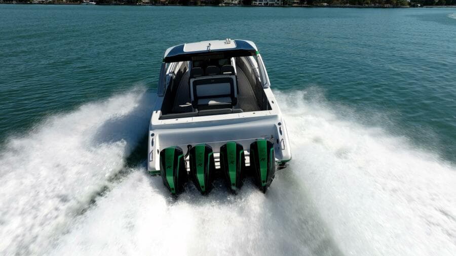 2024 Cigarette 42 Auroris