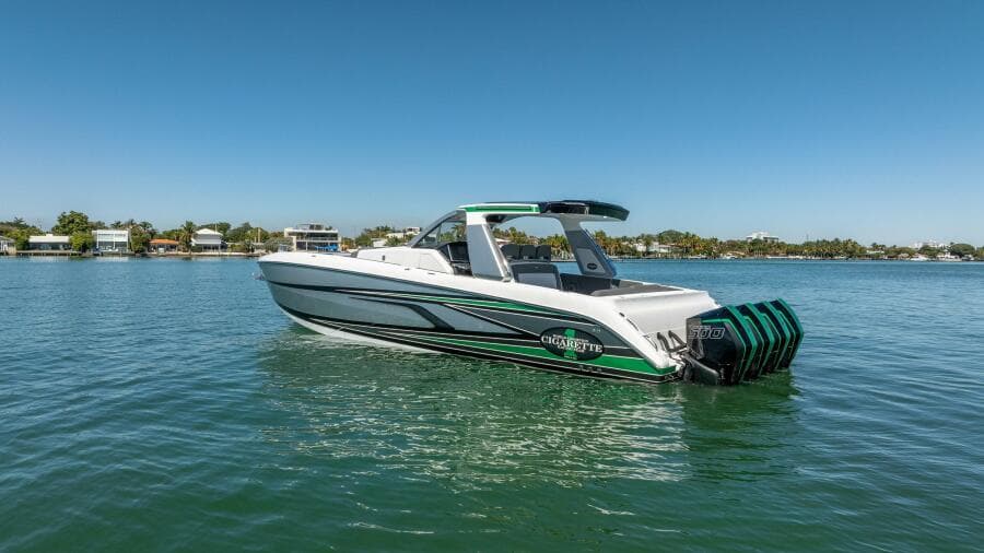 2024 Cigarette 42 Auroris