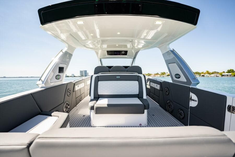 2024 Cigarette 42 Auroris