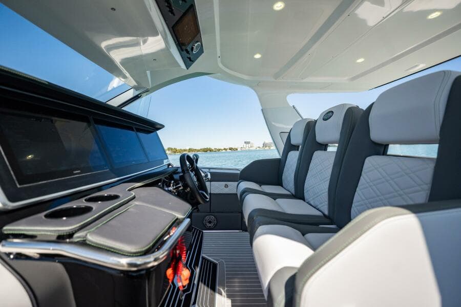 2024 Cigarette 42 Auroris