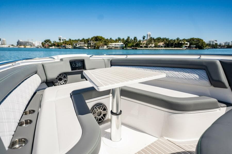 2024 Cigarette 42 Auroris