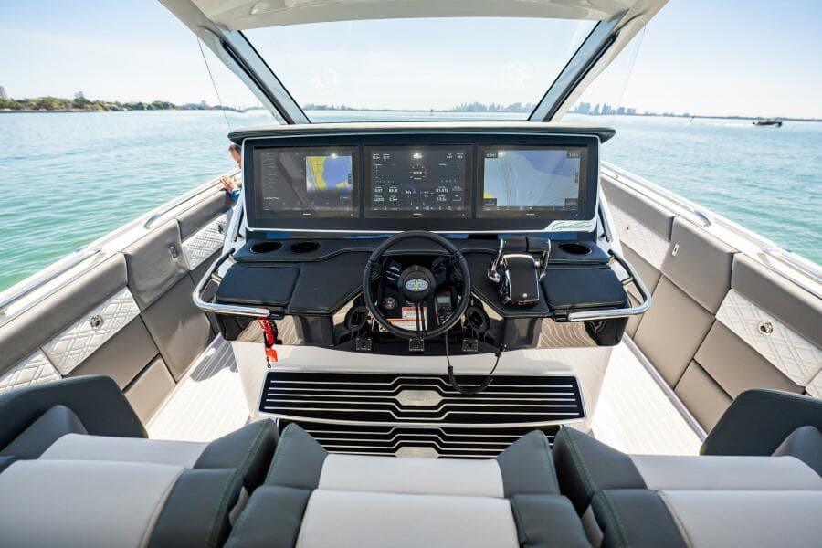 2024 Cigarette 42 Auroris