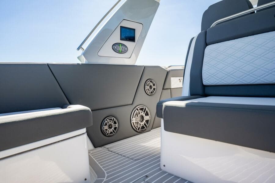 2024 Cigarette 42 Auroris