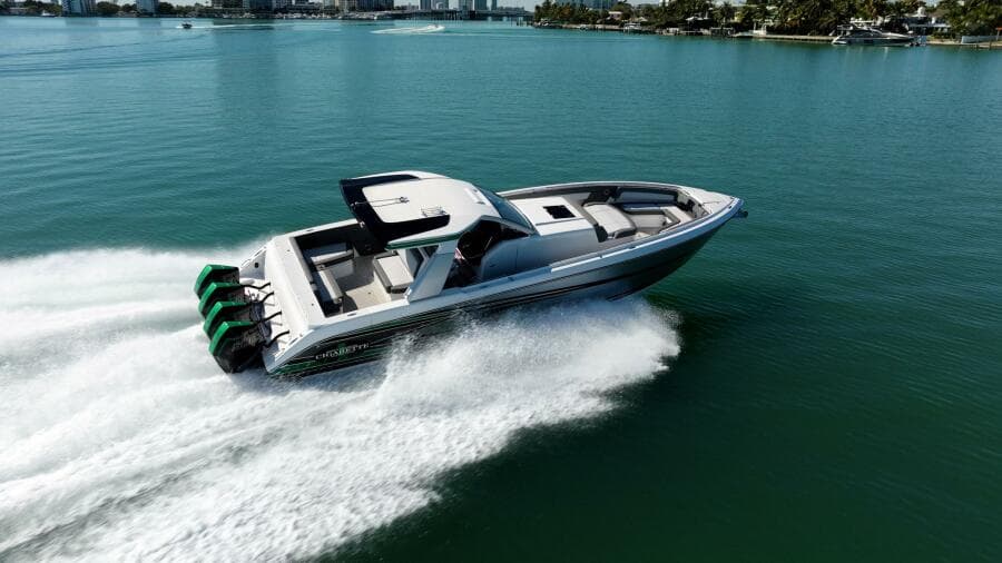 2024 Cigarette 42 Auroris