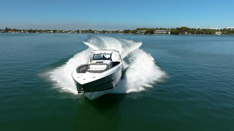 2024 Cigarette 42 Auroris