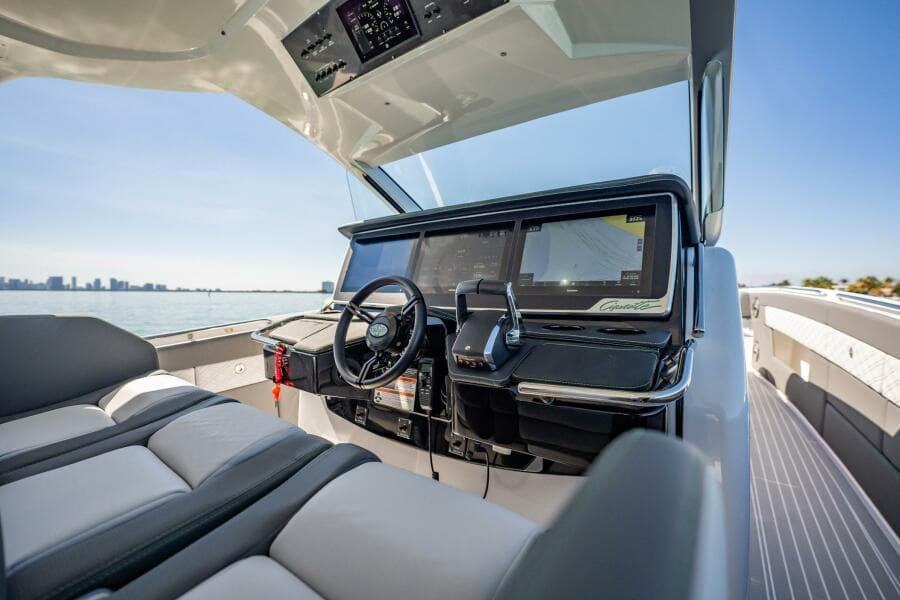 2024 Cigarette 42 Auroris