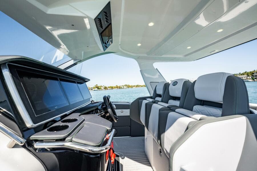 2024 Cigarette 42 Auroris