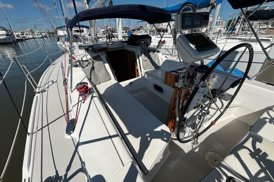 2006 Catalina 320