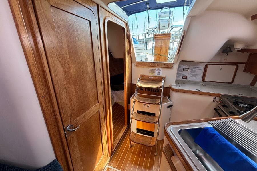 2006 Catalina 320