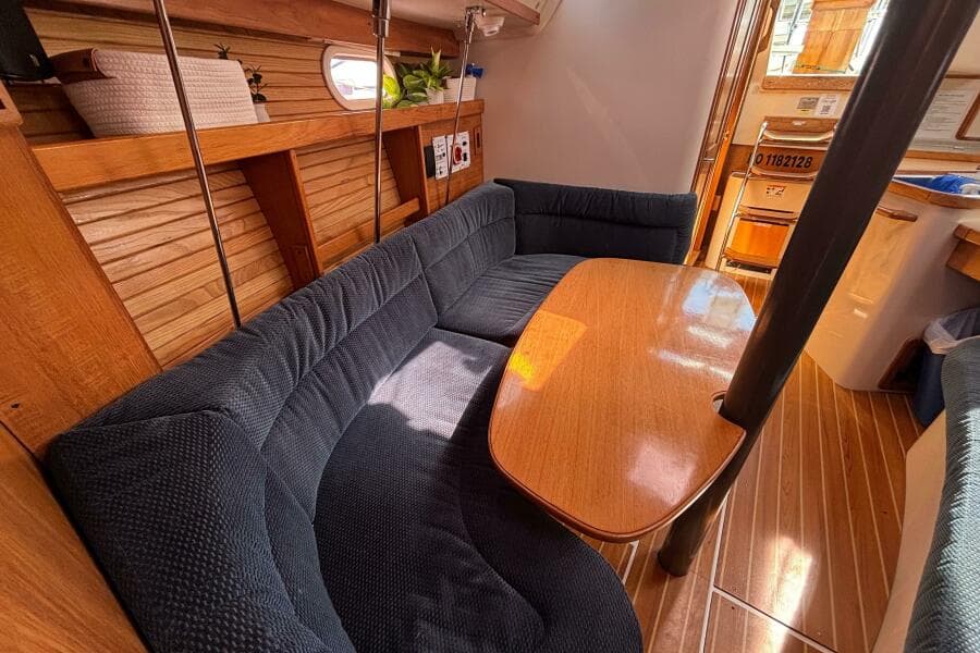 2006 Catalina 320