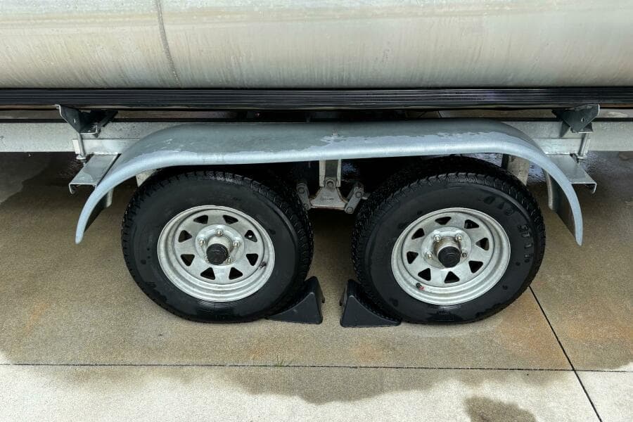 2018 Coach Pontoons 230 RF