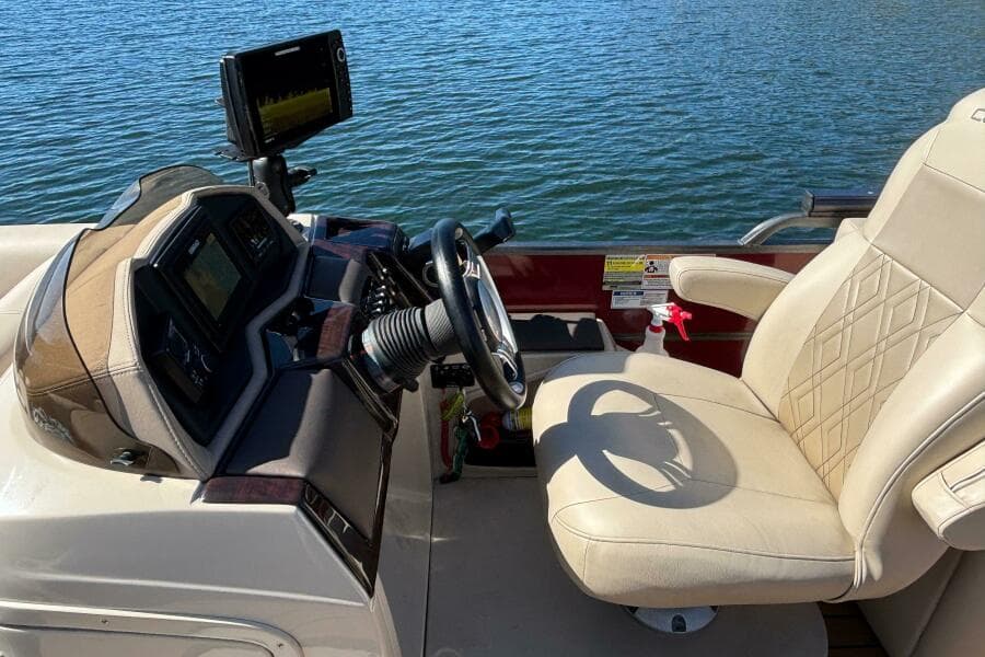 2018 Coach Pontoons 230 RF