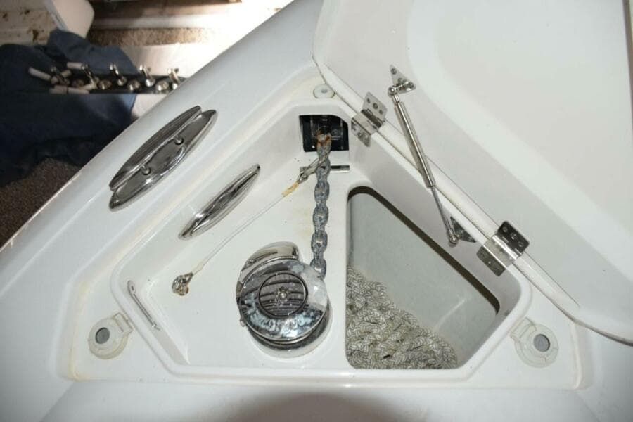 Electric Anchor Windlass With Safety Lanyard And Thru Hull Chute   Stainless Claw Anchor, Chain Lead And Nylon Rode. Switches Here