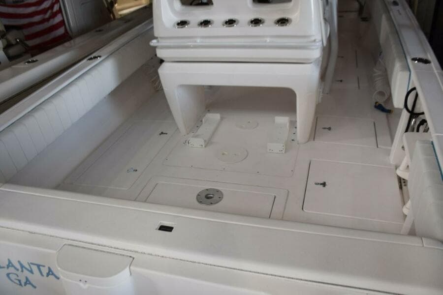 Cockpit Deck With Aft Seat Closed