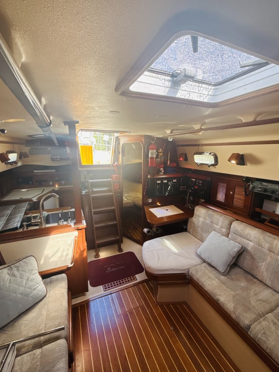 1995 Island Packet 37