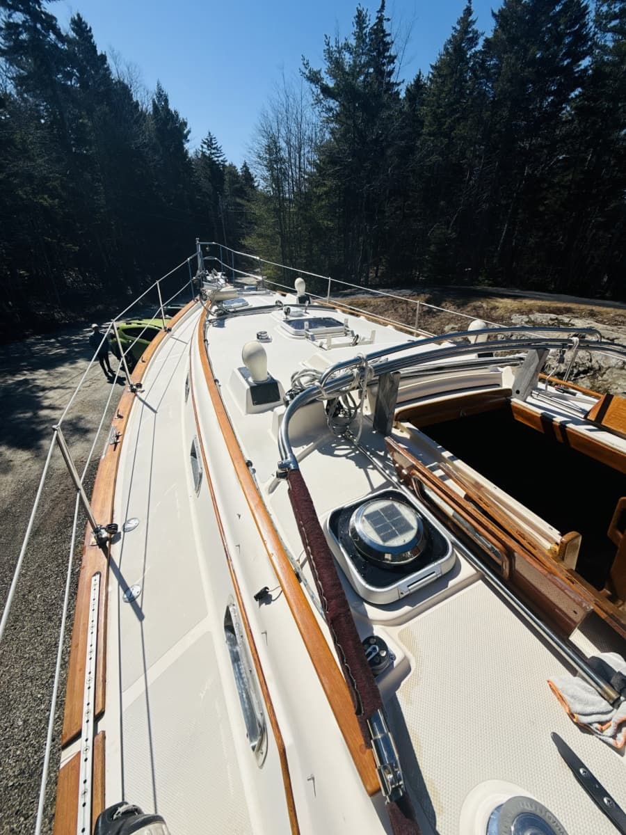 1995 Island Packet 37