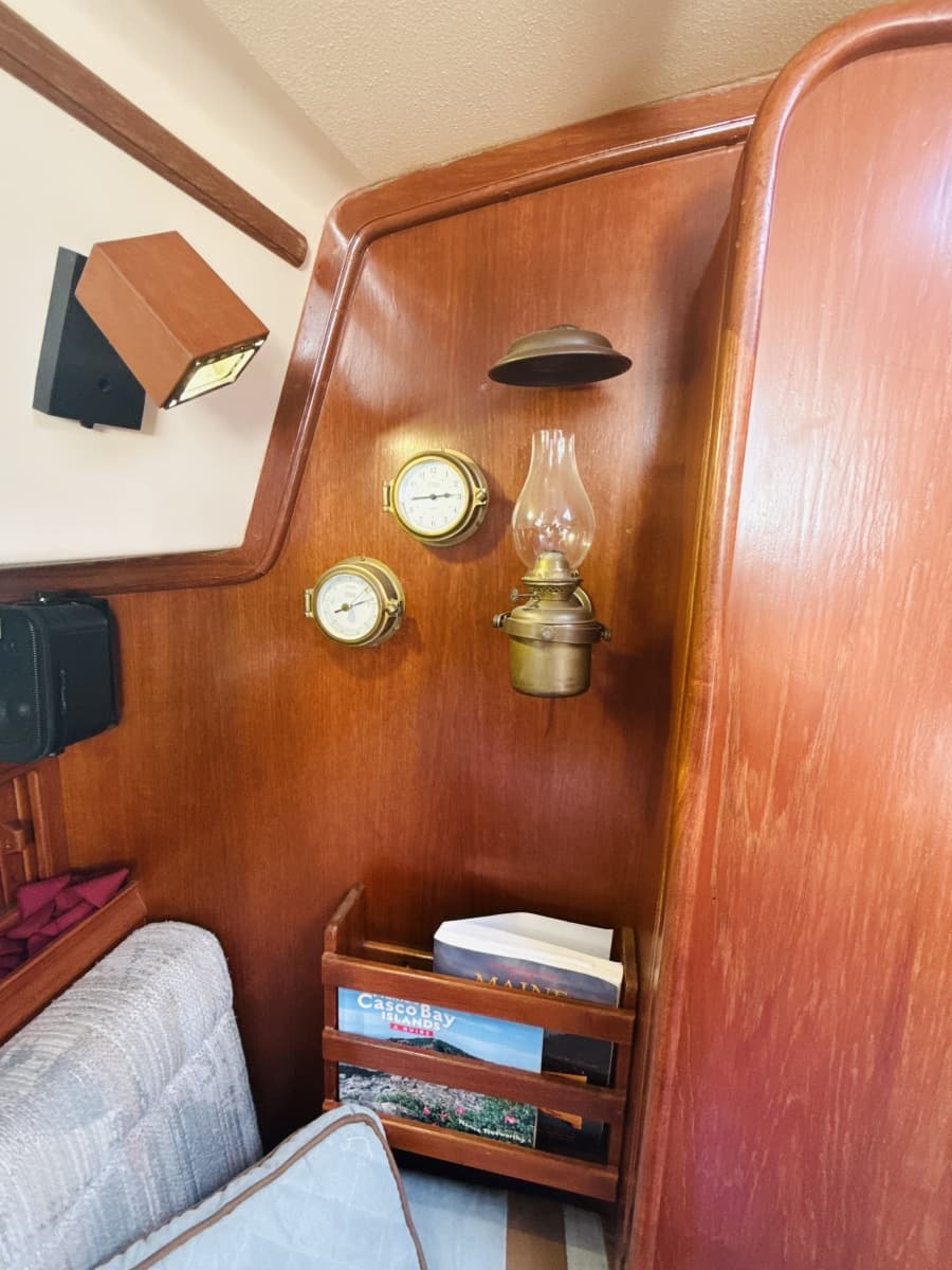 1995 Island Packet 37