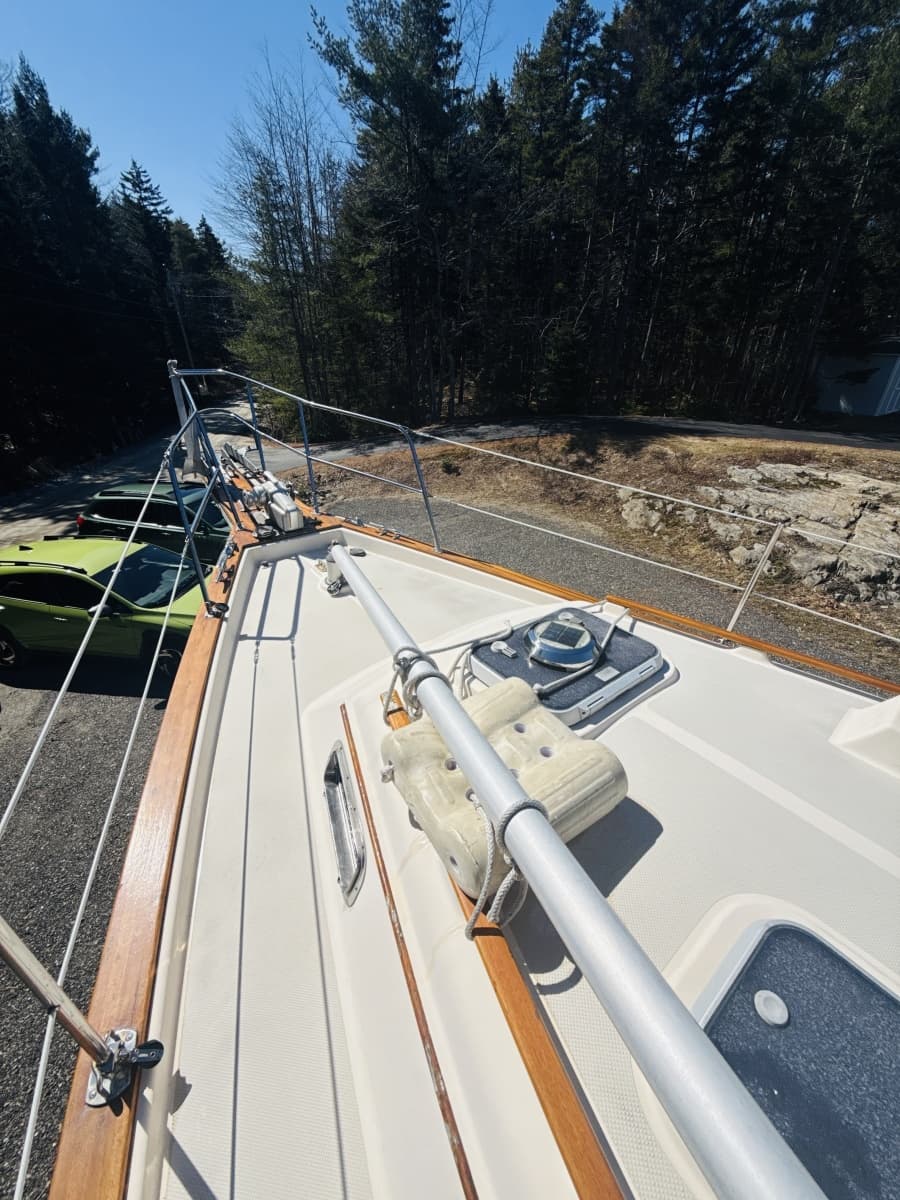 1995 Island Packet 37